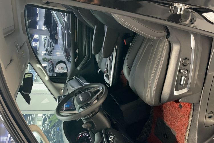 Used SAIC MAXUS G20 2021 Facelifted PLUS 2.0T Gasoline Automatic Luxury Edition Interior 1