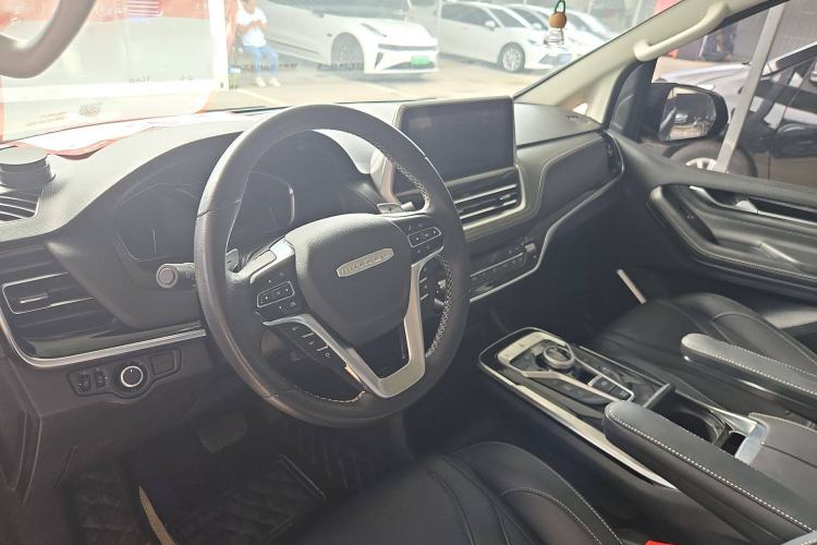 Used SAIC MAXUS G20 2021 PLUS 2.0T Gasoline Automatic Luxury Edition Interior 2