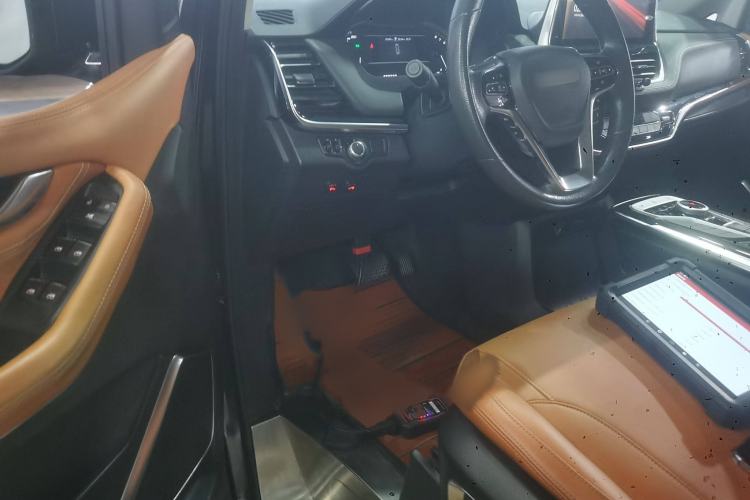 Used SAIC MAXUS G20 2021 PLUS 2.0T Gasoline Automatic Luxury Edition Interior 3