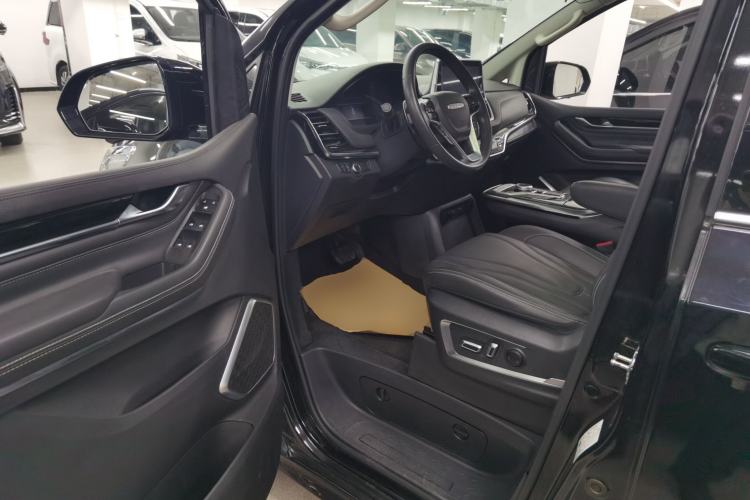 Used SAIC MAXUS G20 2021 Facelifted PLUS 2.0T Gasoline Automatic Luxury Edition Interior 3