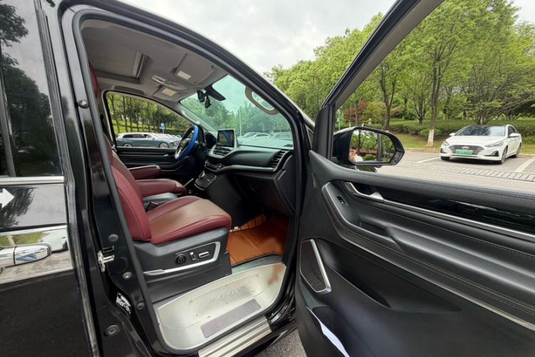 Used SAIC MAXUS G20 2021 PLUS 2.0T Diesel Automatic Luxury Edition Interior 8