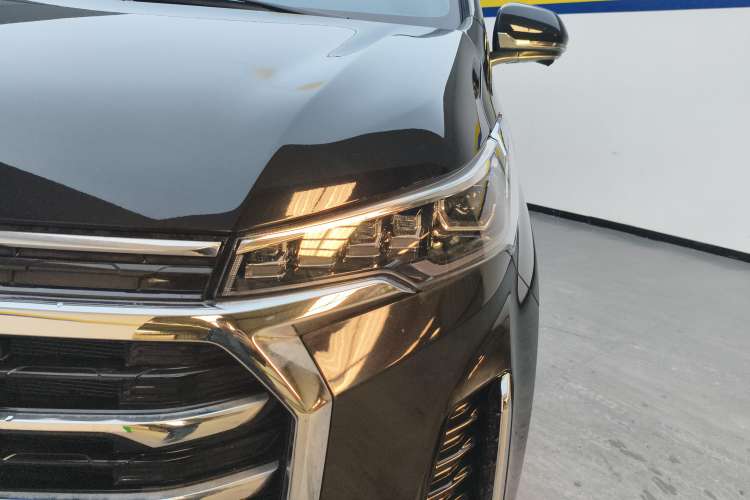 Used SAIC MAXUS G20 2021 Facelifted PLUS 2.0T Gasoline Automatic Luxury Edition Left Front Headlight