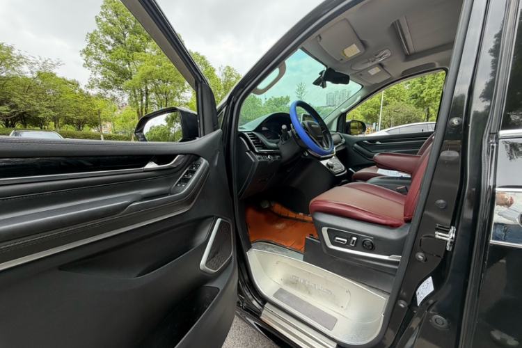 Used SAIC MAXUS G20 2021 PLUS 2.0T Diesel Automatic Luxury Edition Left Front Seat