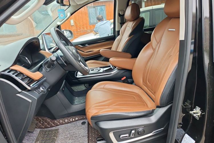 Used SAIC MAXUS G20 2021 Facelifted PLUS 2.0T Gasoline Automatic Luxury Edition Left Front Seat