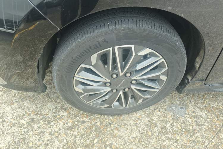Used SAIC MAXUS G20 2021 PLUS 2.0T Gasoline Automatic Luxury Edition Left Front Wheel Hub