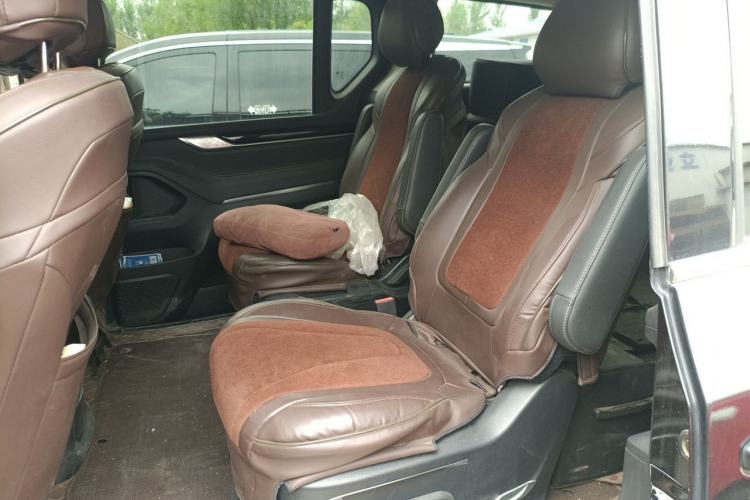 Used SAIC MAXUS G20 2021 PLUS 2.0T Gasoline Automatic Luxury Edition Left Rear Seat