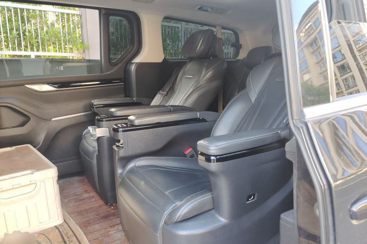 Used SAIC MAXUS G20 2021 PLUS 2.0T Gasoline Automatic Luxury Edition Left Rear Seat