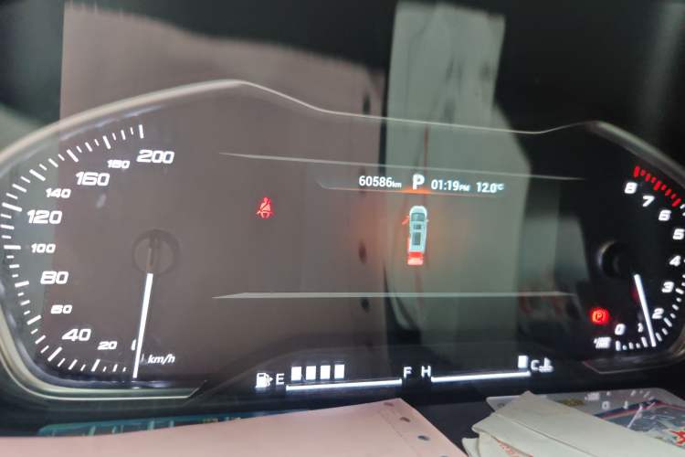 Used SAIC MAXUS G20 2021 PLUS 2.0T Gasoline Automatic Prestige Executive Edition Odometer Close Up