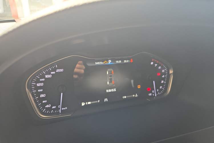Used SAIC MAXUS G20 2021 PLUS 2.0T Gasoline Automatic Luxury Edition Odometer Close Up