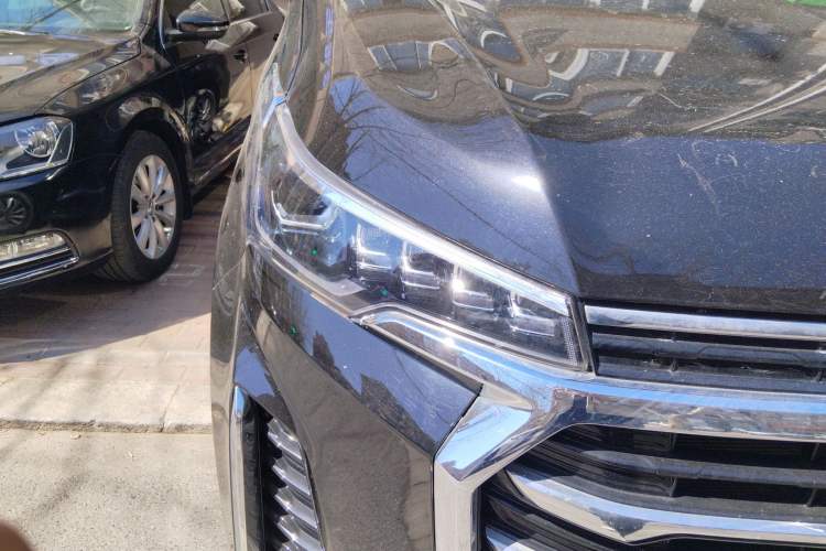 Used SAIC MAXUS G20 2021 Facelifted PLUS 2.0T Gasoline Automatic Luxury Edition Right Front Headlight