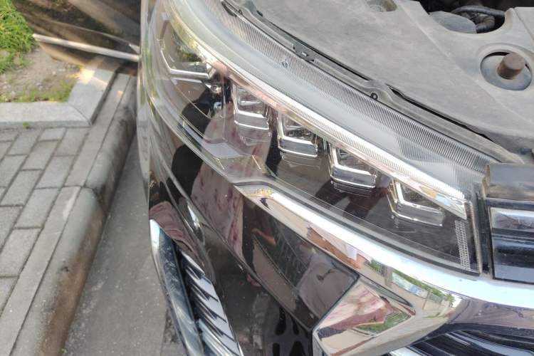 Used SAIC MAXUS G20 2021 PLUS 2.0T Gasoline Automatic Luxury Edition Right Front Headlight