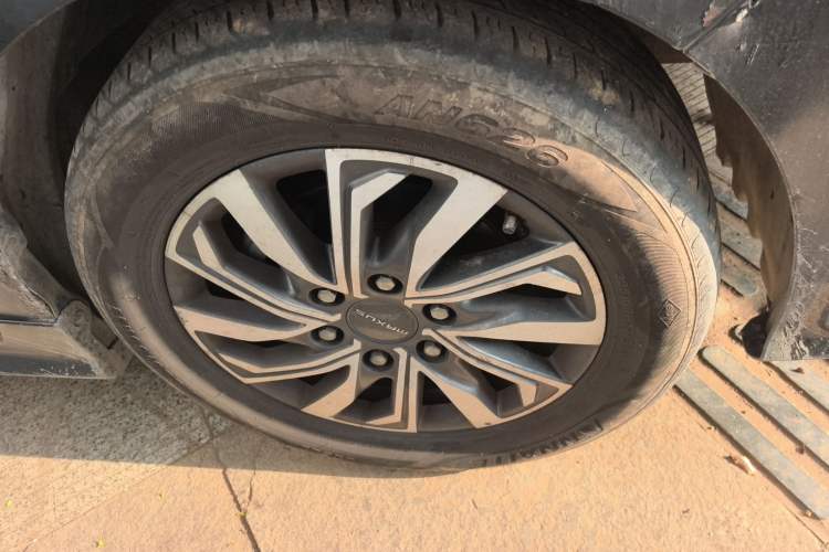 Used SAIC MAXUS G20 2021 PLUS 2.0T Diesel Automatic Luxury Edition Right Front Wheel Hub