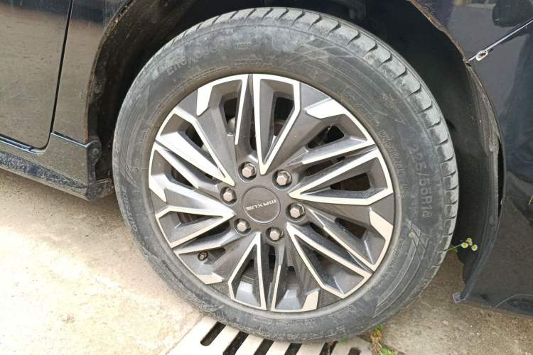 Used SAIC MAXUS G20 2021 PLUS 2.0T Gasoline Automatic Luxury Edition Right Front Wheel Hub