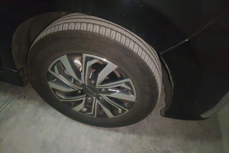 Used SAIC MAXUS G20 2021 PLUS 2.0T Gasoline Automatic Luxury Edition Right Front Wheel Hub