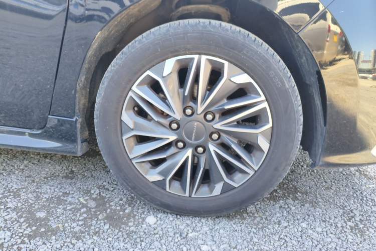 Used SAIC MAXUS G20 2021 PLUS 2.0T Gasoline Automatic ZhiZun Edition Right Front Wheel Hub