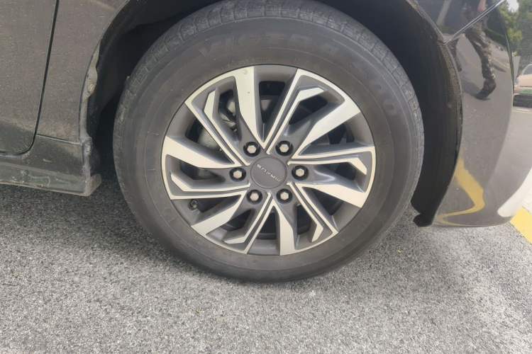 Used SAIC MAXUS G20 2021 PLUS 2.0T Gasoline Automatic Luxury Edition Right Front Wheel Hub