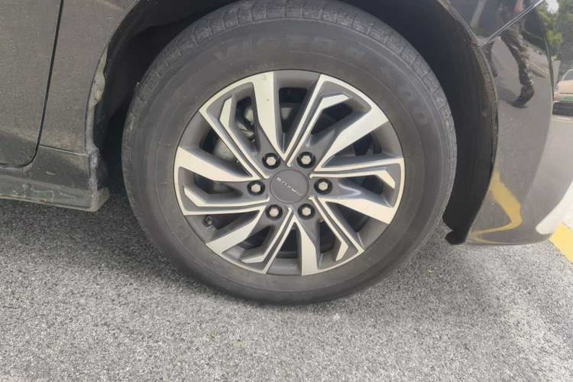 Used SAIC MAXUS G20 2021 PLUS 2.0T Gasoline Automatic Luxury Edition Right Front Wheel Hub