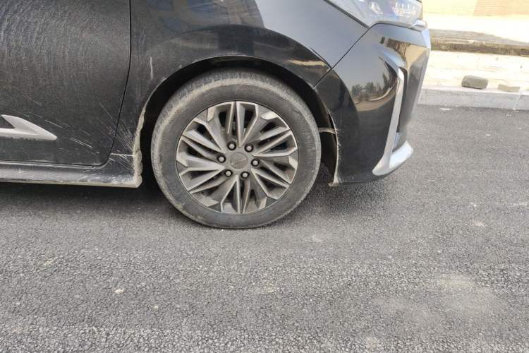 Used SAIC MAXUS G20 2021 PLUS 2.0T Gasoline Automatic Prestige Executive Edition Right Front Wheel Hub