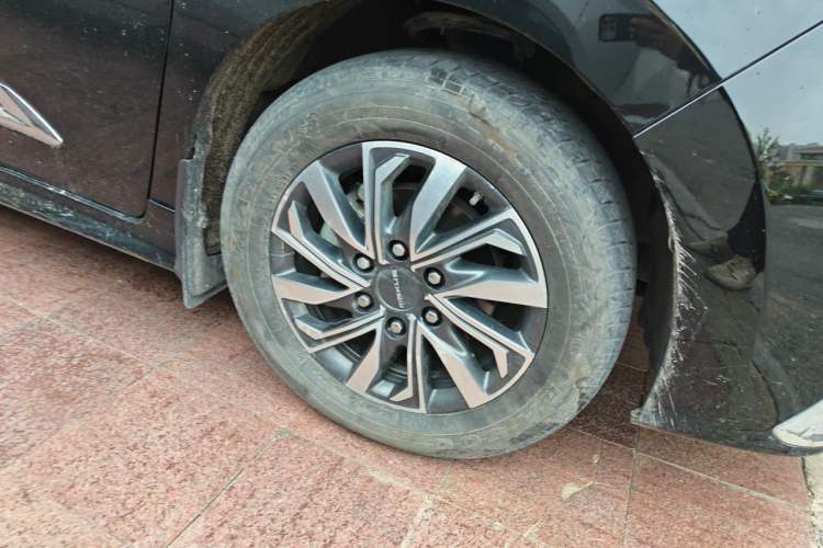 Used SAIC MAXUS G20 2021 Facelifted PLUS 2.0T Gasoline Automatic Luxury Edition Right Front Wheel Hub