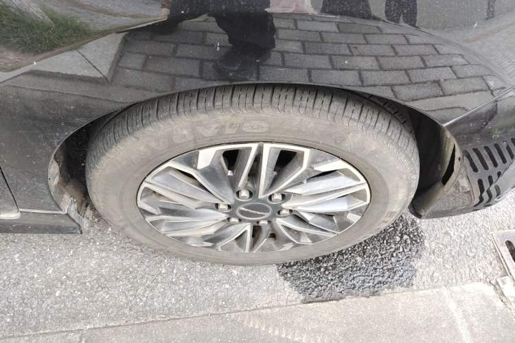 Used SAIC MAXUS G20 2021 PLUS 2.0T Gasoline Automatic Luxury Edition Right Front Wheel Hub