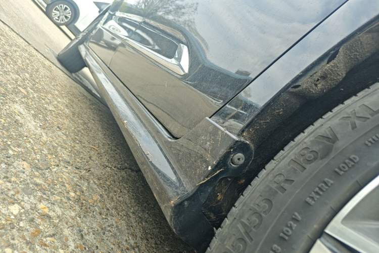 Used SAIC MAXUS G20 2021 PLUS 2.0T Gasoline Automatic Luxury Edition Right Side Sill