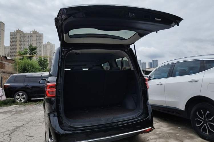 Used SAIC MAXUS G20 2021 Facelifted PLUS 2.0T Gasoline Automatic Luxury Edition Trunk