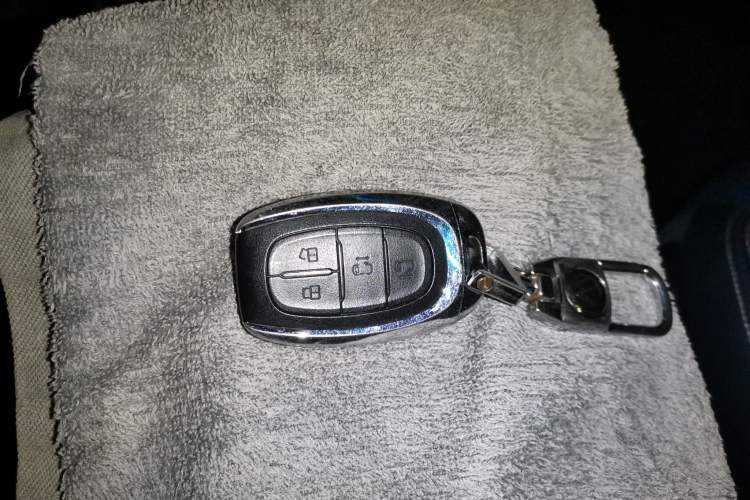 Used SAIC MAXUS G20 2021 PLUS 2.0T Gasoline Automatic Luxury Edition Vehicle Key