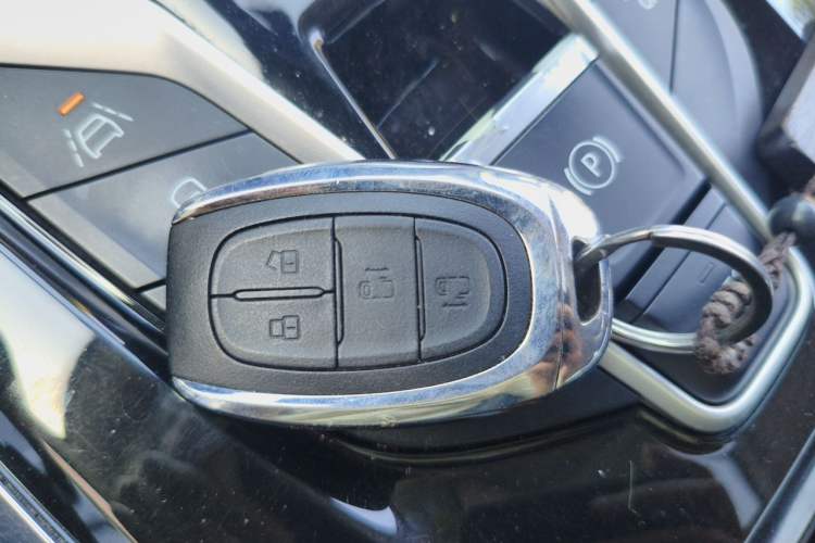 Used SAIC MAXUS G20 2021 PLUS 2.0T Gasoline Automatic ZhiZun Edition Vehicle Key