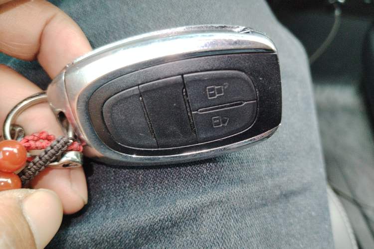 Used SAIC MAXUS G20 2021 PLUS 2.0T Gasoline Automatic Luxury Edition Vehicle Key