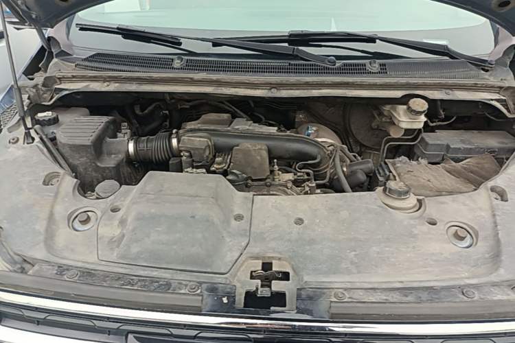 Used SAIC MAXUS G20 2021 PLUS 2.0T Gasoline Automatic Luxury Edition Engine Bay