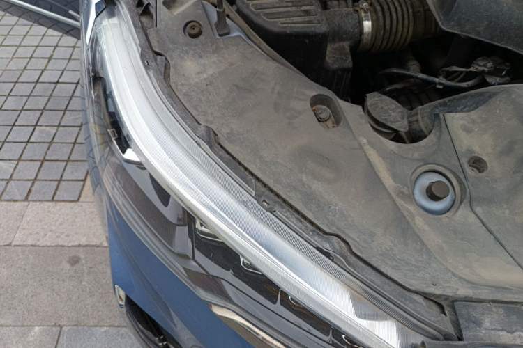Used SAIC MAXUS G20 2021 PLUS 2.0T Gasoline Automatic Executive Edition Engine Bay Right