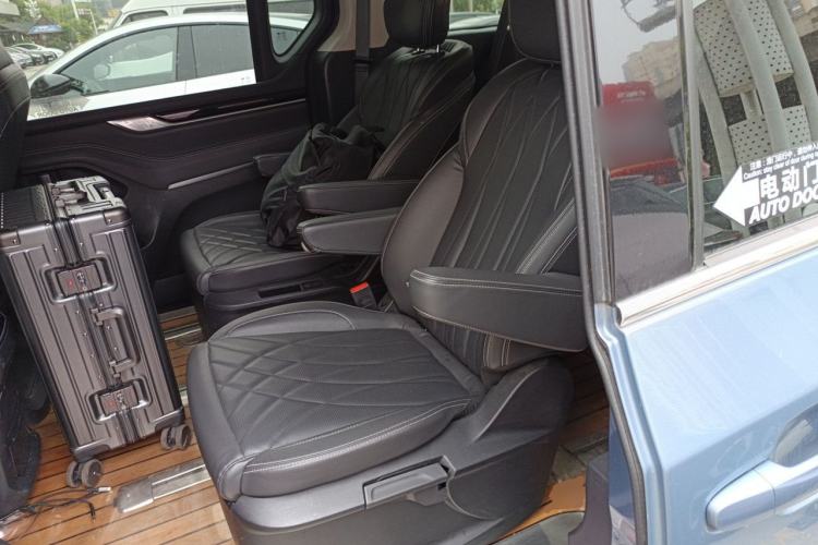 Used SAIC MAXUS G20 2021 PLUS 2.0T Gasoline Automatic Executive Edition Left Rear Seat
