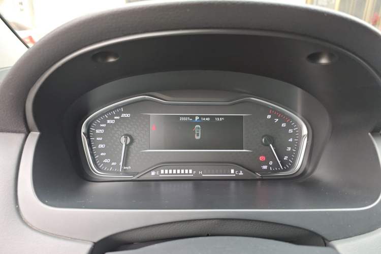 Used SAIC MAXUS G20 2021 Facelifted PLUS 2.0T Gasoline Automatic Luxury Edition Odometer Close Up