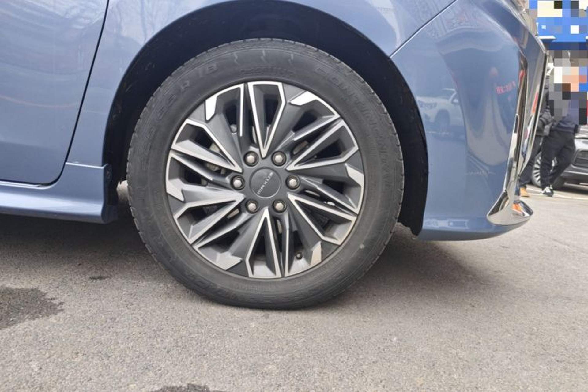 Used SAIC MAXUS G20 2021 Facelifted PLUS 2.0T Gasoline Automatic Luxury Edition Right Front Wheel Hub