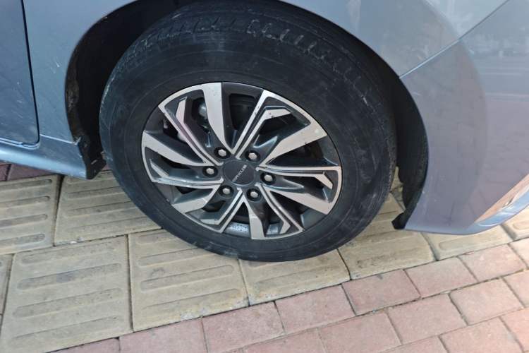 Used SAIC MAXUS G20 2021 PLUS 2.0T Gasoline Automatic Executive Edition Right Front Wheel Hub