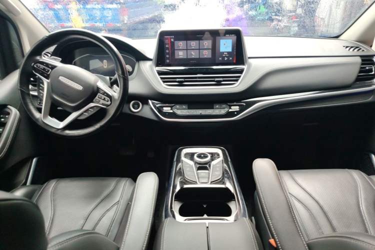 Used SAIC MAXUS G20 2021 PLUS 2.0T Gasoline Automatic Flagship Edition Center Console