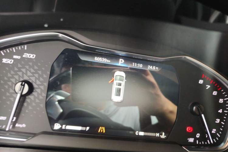 Used SAIC MAXUS G20 2021 PLUS 2.0T Gasoline Automatic Flagship Edition Odometer Close Up