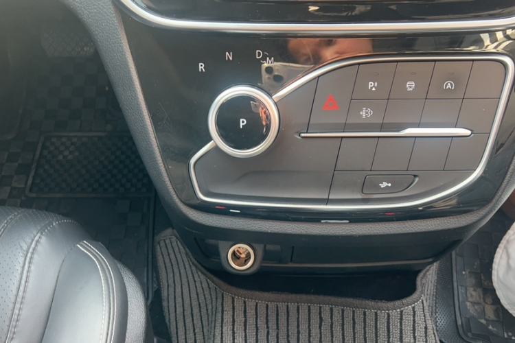 Used SAIC MAXUS G20 2021 Facelifted PLUS 2.0T Diesel Automatic Luxury Edition Gear Lever
