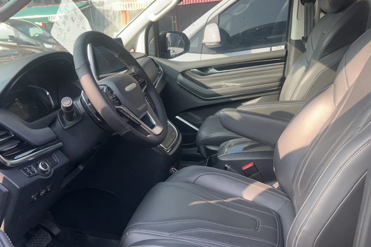Used SAIC MAXUS G20 2021 Facelifted PLUS 2.0T Diesel Automatic Luxury Edition Left Front Seat
