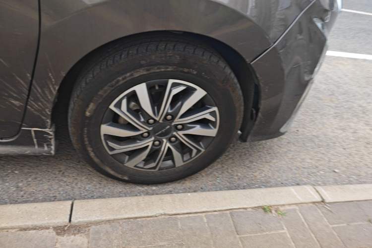 Used SAIC MAXUS G20 2021 PLUS 2.0T Gasoline Automatic Luxury Edition Right Front Wheel Hub