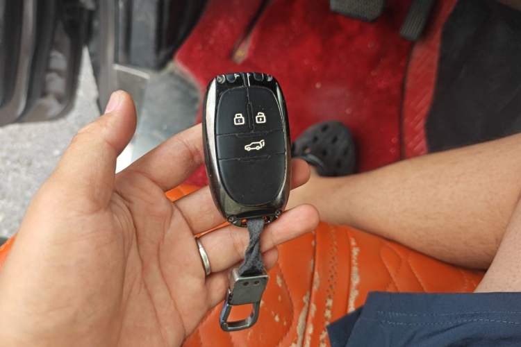 Used SAIC MAXUS G20 2021 PLUS 2.0T Gasoline Automatic Luxury Edition Vehicle Key