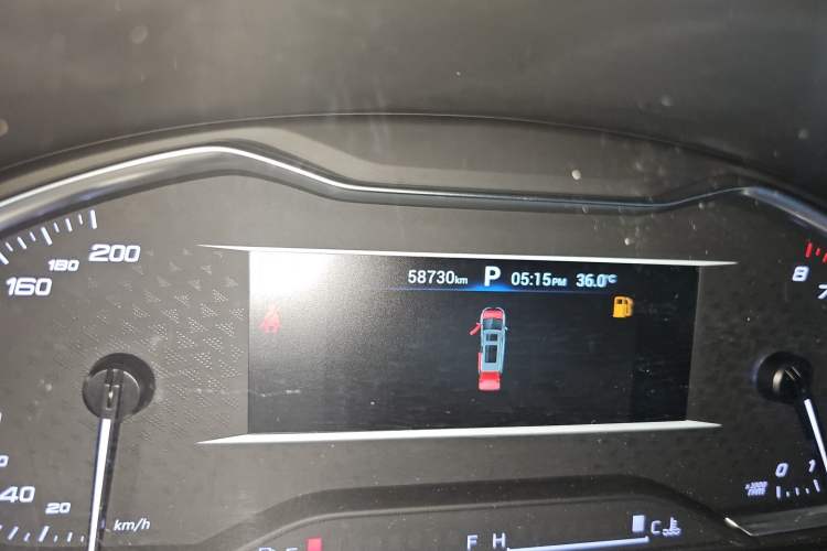 Used SAIC MAXUS G20 2021 PLUS 2.0T Gasoline Automatic Selected Executive Edition Odometer Close Up