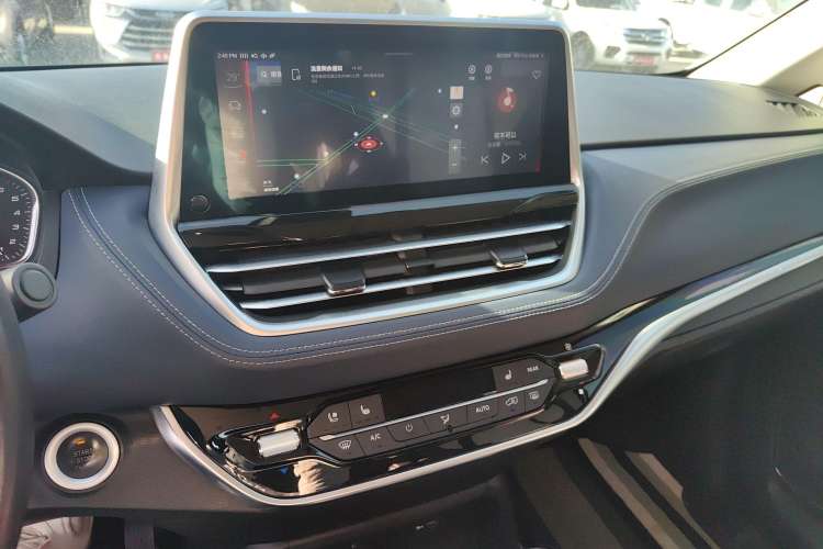 Used SAIC MAXUS G20 2021 PLUS 2.0T Gasoline Automatic ZhiZun Edition Audio And AC Panel