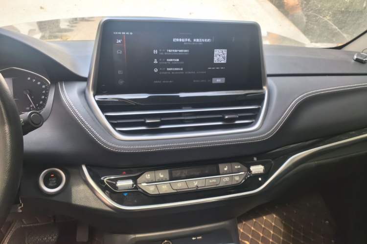 Used SAIC MAXUS G20 2021 PLUS 2.0T Gasoline Automatic Selected Executive Edition Audio And AC Panel
