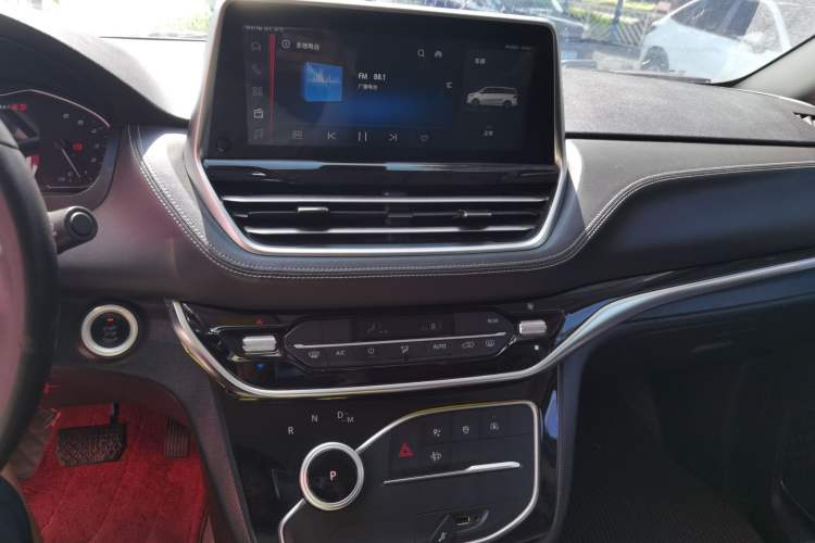 Used SAIC MAXUS G20 2021 PLUS 2.0T Diesel Automatic Luxury Edition Audio And AC Panel