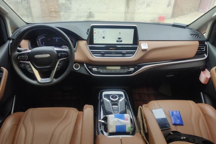 Used SAIC MAXUS G20 2021 Facelifted PLUS 2.0T Gasoline Automatic Luxury Edition Center Console