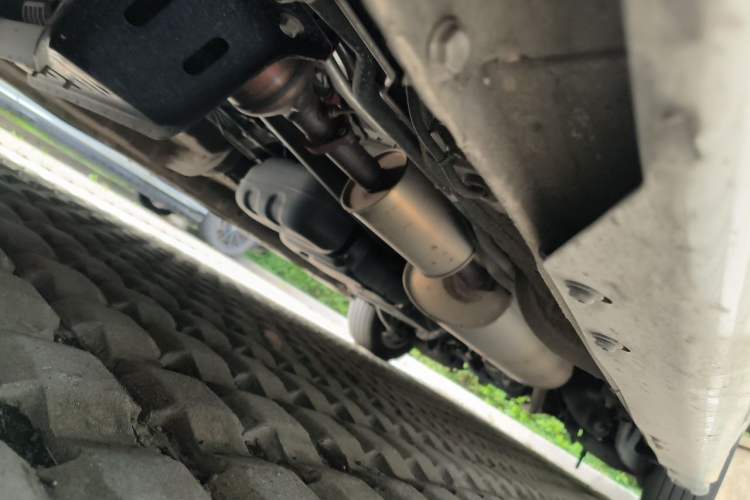 Used SAIC MAXUS G20 2021 PLUS 2.0T Gasoline Automatic ZhiZun Edition Chassis Front Left