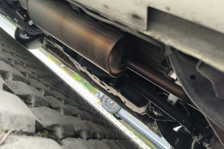 Used SAIC MAXUS G20 2021 PLUS 2.0T Gasoline Automatic ZhiZun Edition Chassis Rear Left