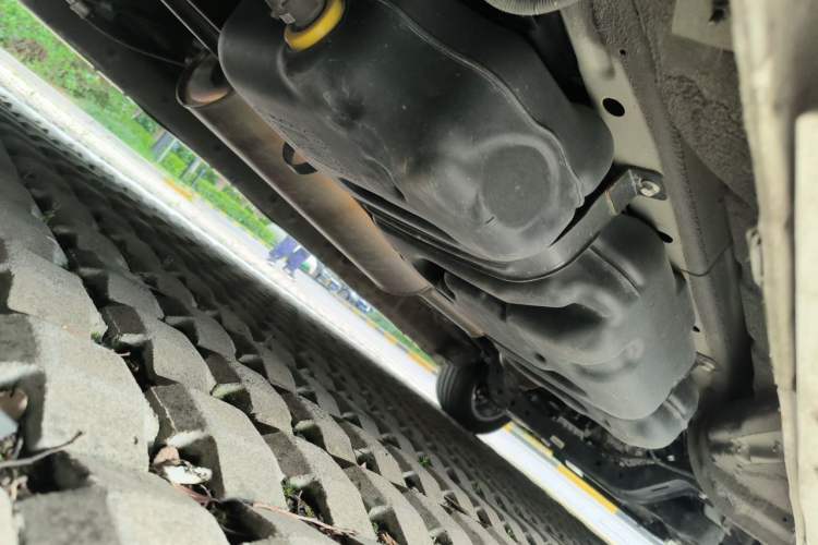 Used SAIC MAXUS G20 2021 PLUS 2.0T Gasoline Automatic ZhiZun Edition Chassis Rear Right