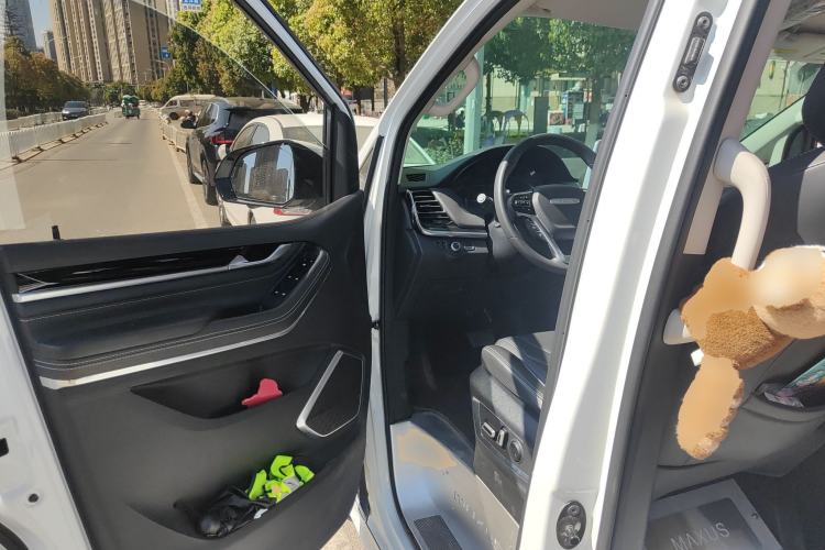 Used SAIC MAXUS G20 2021 PLUS 2.0T Gasoline Automatic Luxury Edition Driver Seat